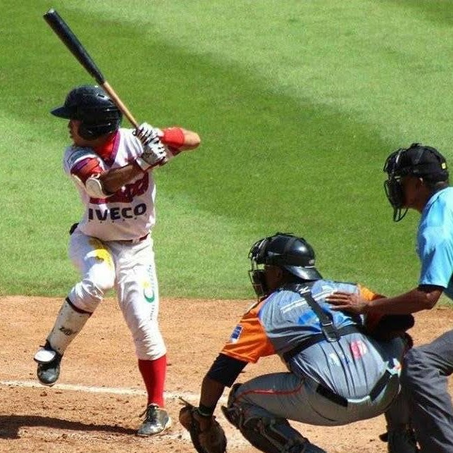 パナマで打席に立つ沢坂弘樹